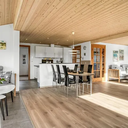 Holiday home Fotij - 120m From The Sea By Interhome Lokken